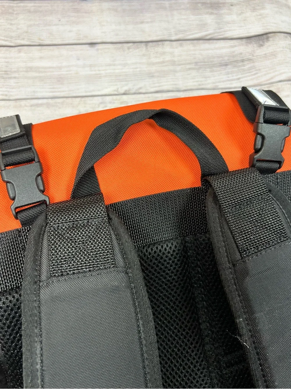 TIMBUK2 Mini Prospect Day Backpack Cycling Travel Tech Tablet White Orange